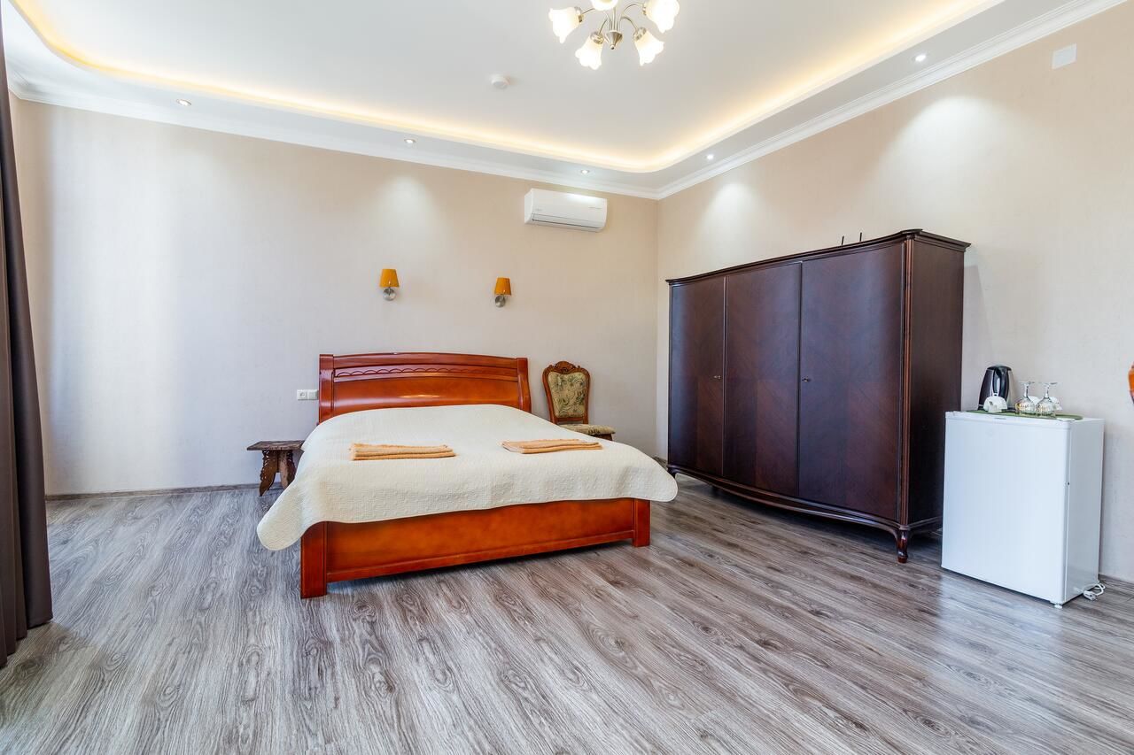 Гостевой дом White Hotel Guesthouse Зугдиди-22