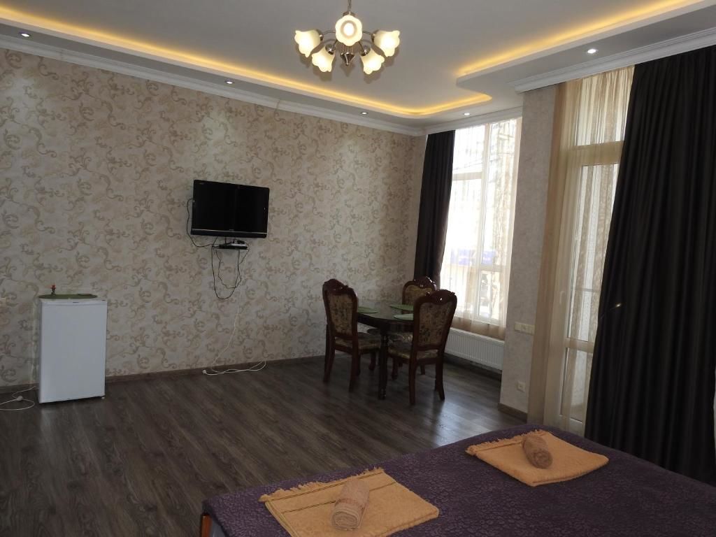 Гостевой дом White Hotel Guesthouse Зугдиди-65